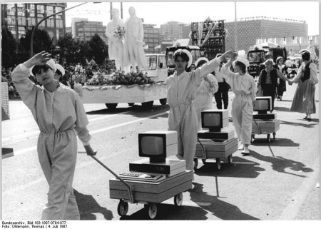 Berlin, 750-Jahr-Feier, Festumzug, Computer